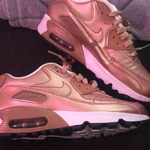 Rose gold Nike airmaxs